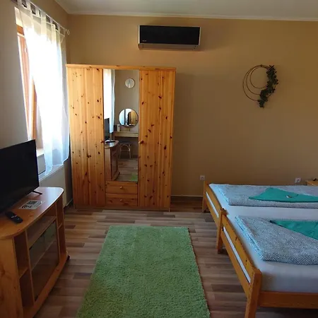 Nyuszifül Apartamento Pécs
